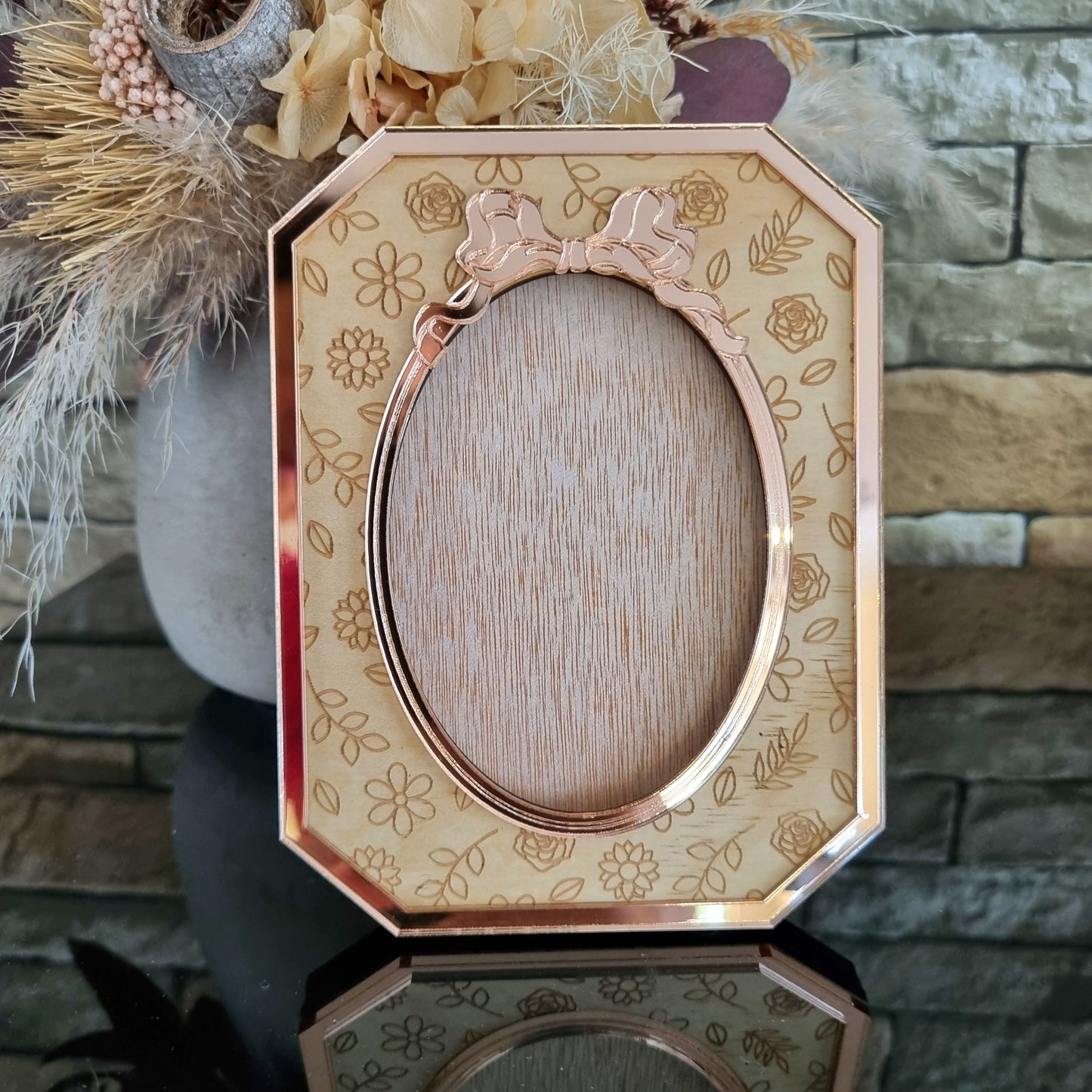 Vintage Photo Frame Engraved Round