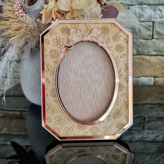 Vintage Photo Frame Engraved Round